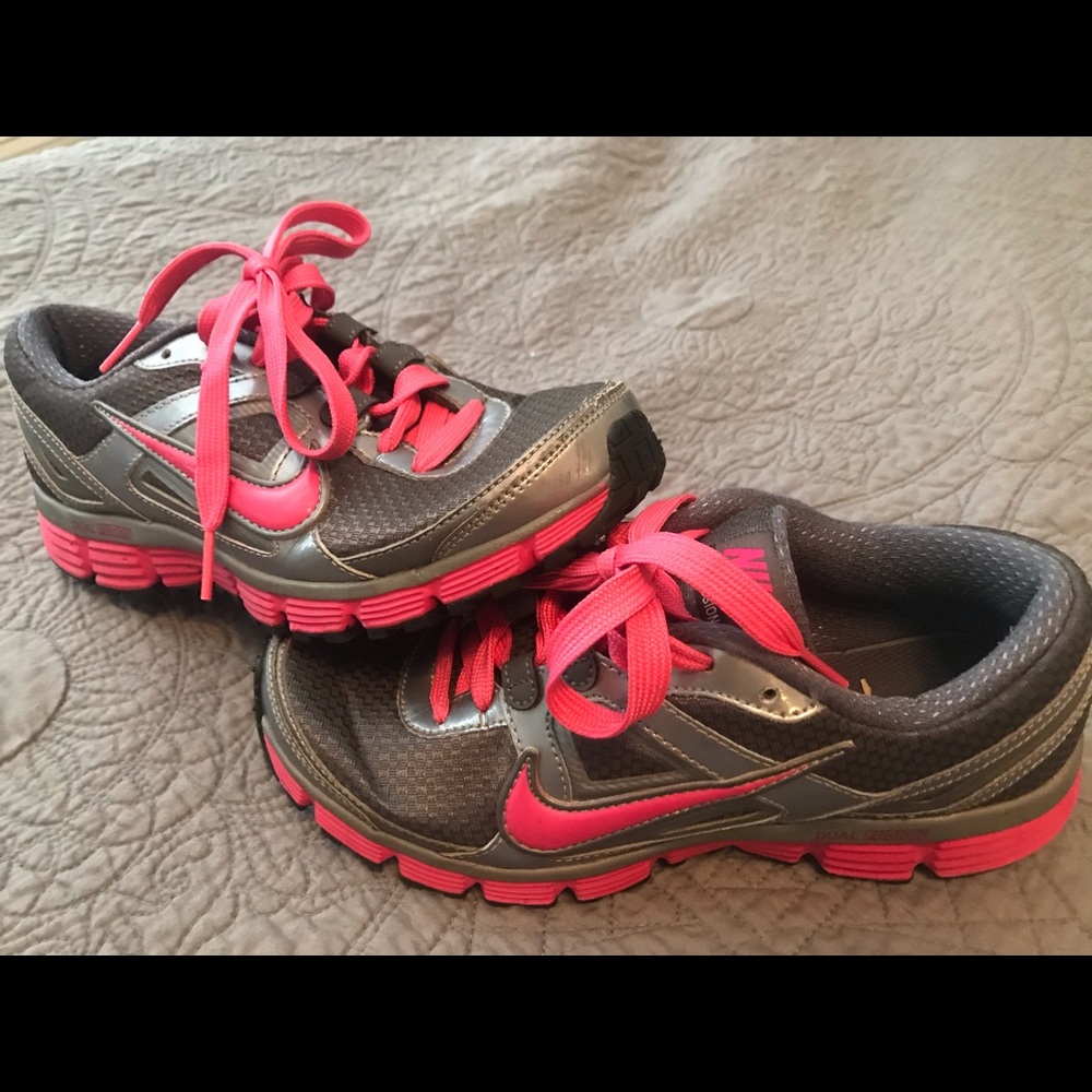 Nike Tennis Shoes